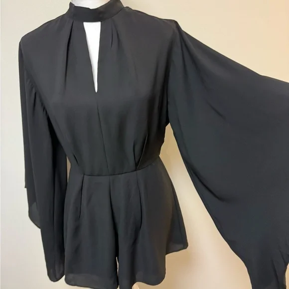 Very J Elegant Black Backless Shorts Romper - Picture 11 of 13